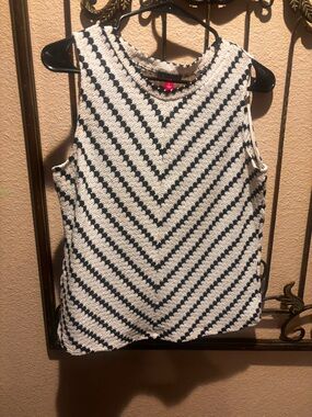 Vince Camuto Black & White Chevron Knit Tank